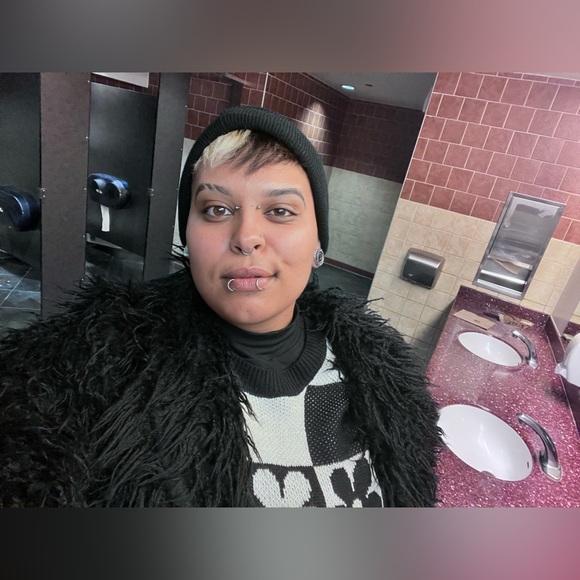 Self-proclaimed Goblin King, Lucifel Mors, at your service. - Picture 10 of 11